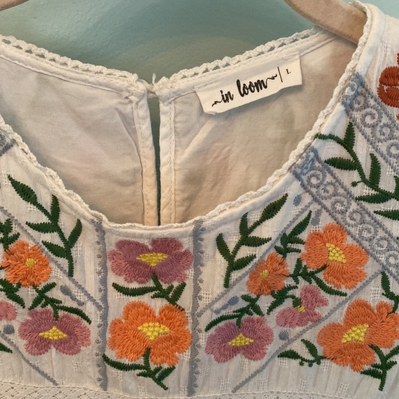 Embroidered Women’s Cotton Top -Large - Picture 2 of 11